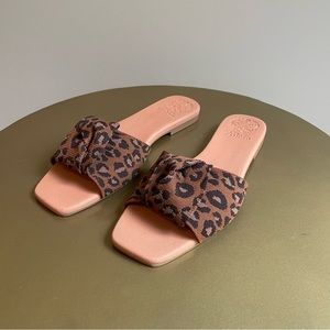 Vince Camuto Skylinna Leopard Washable Sandals Slides Womens size 9